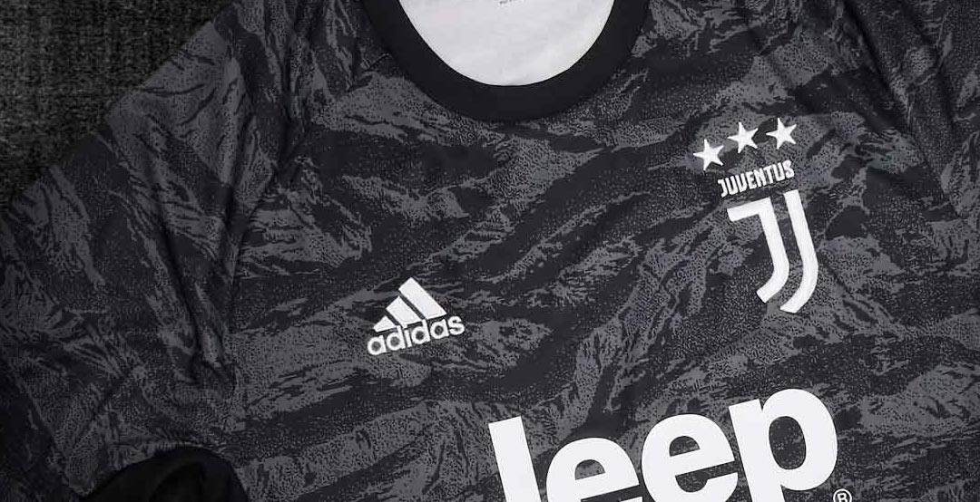 Juventus goalkeeper top kit 2019